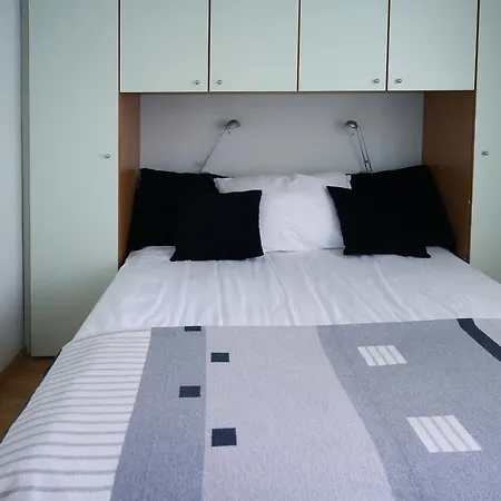 アパート Boltez クラーニ